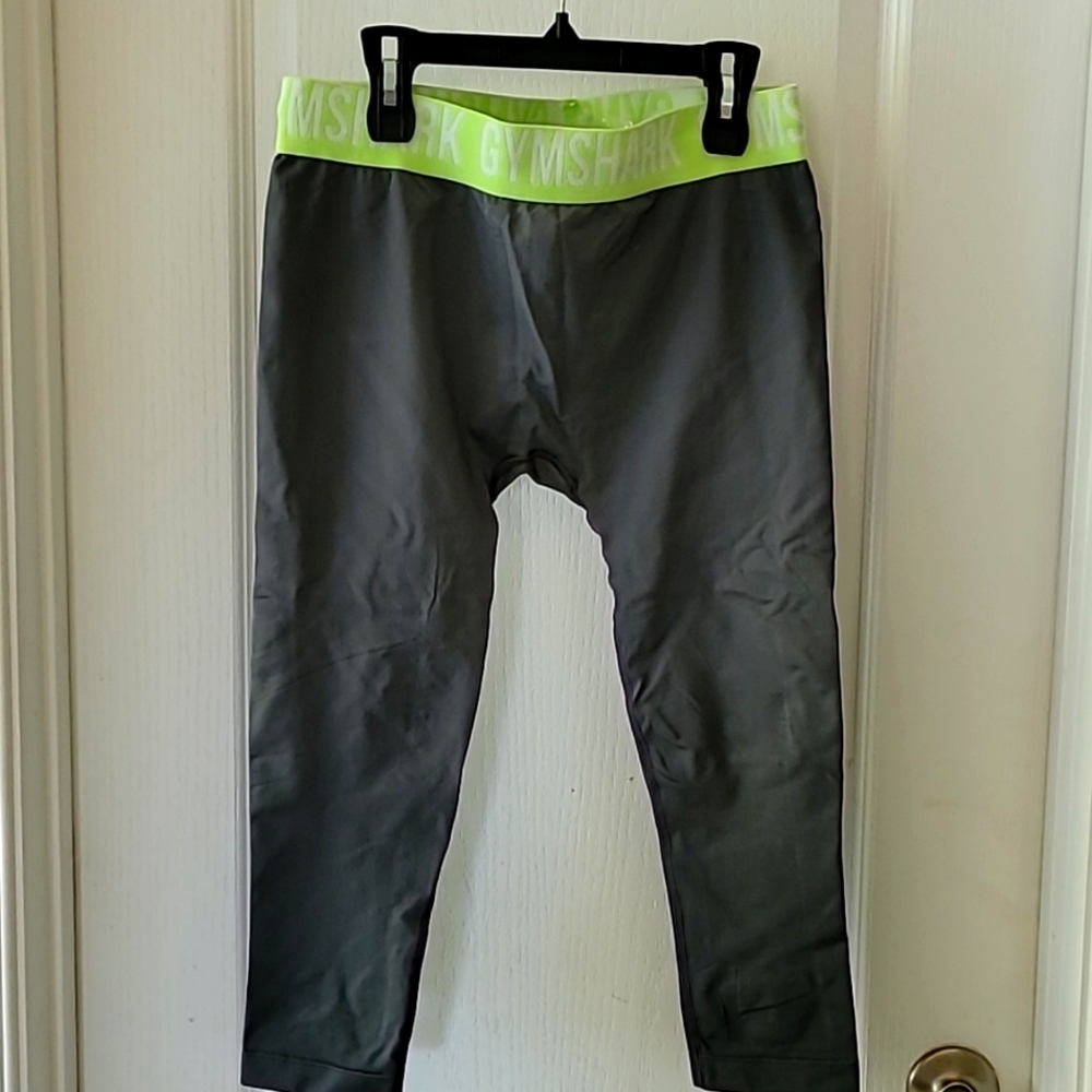 GYMSHARK Athletic capris size L